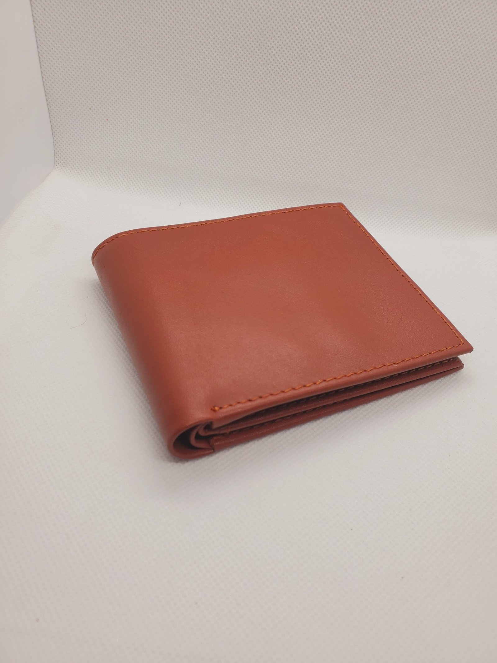 Classic Tan Leather Wallet for Men – Minimalist Bifold Design - Image 2