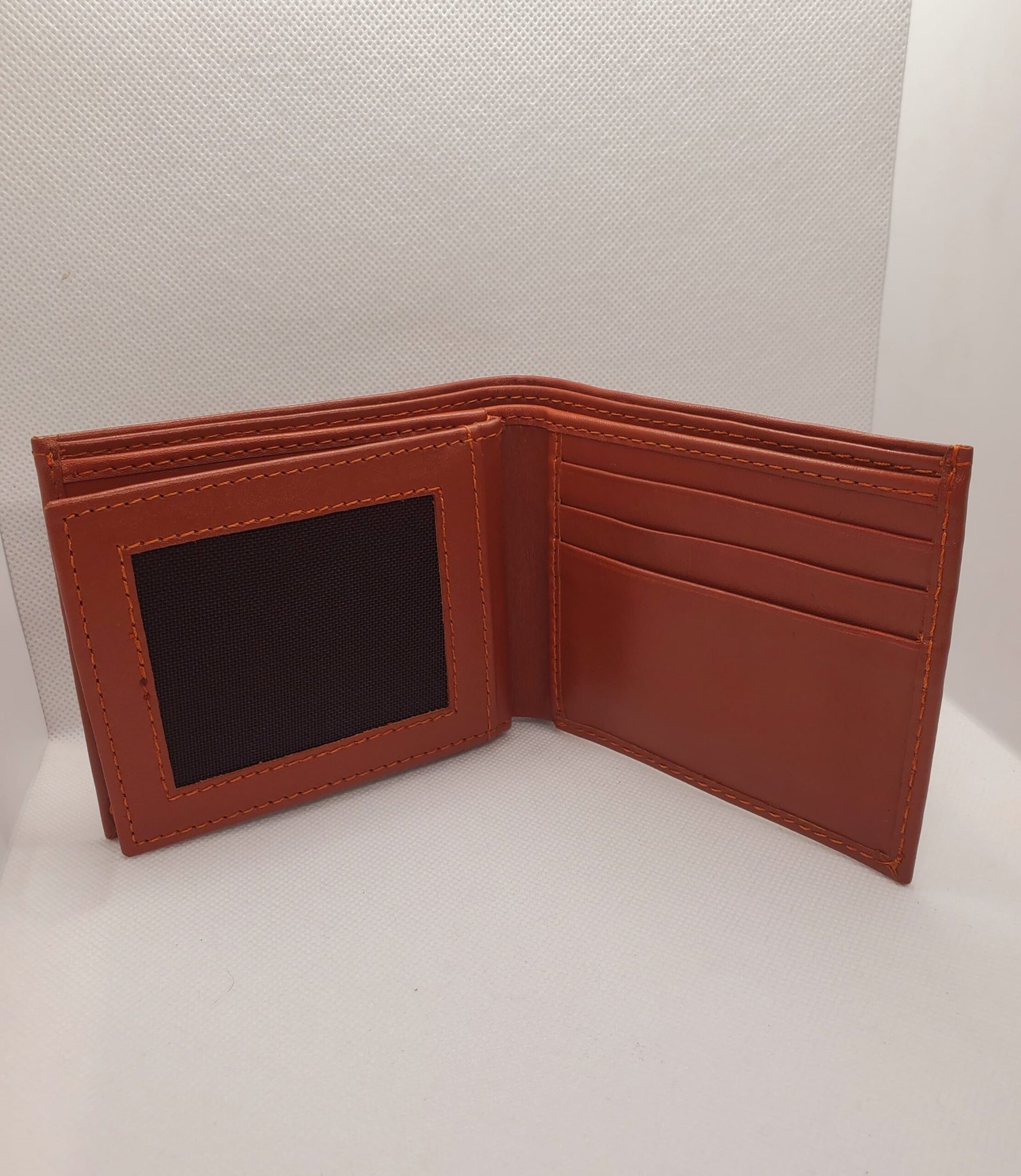 Classic Tan Leather Wallet for Men – Minimalist Bifold Design - Image 3